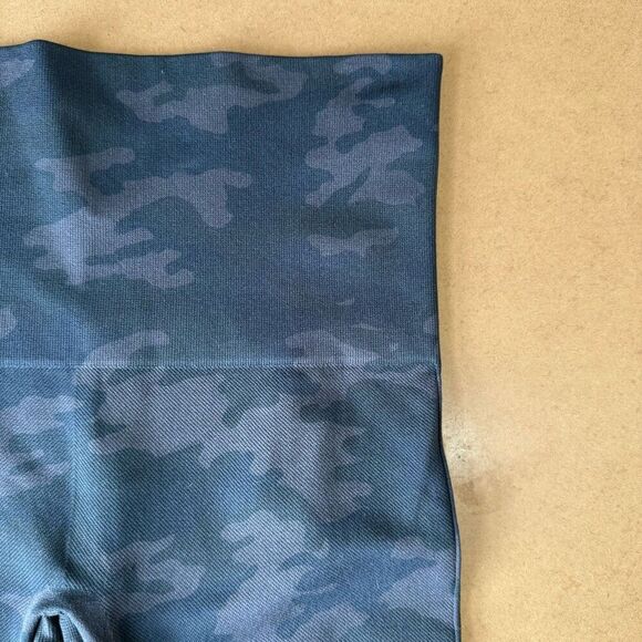 Spanx Look at Me Now Seamless Leggings M Camo - Picture 5 of 9